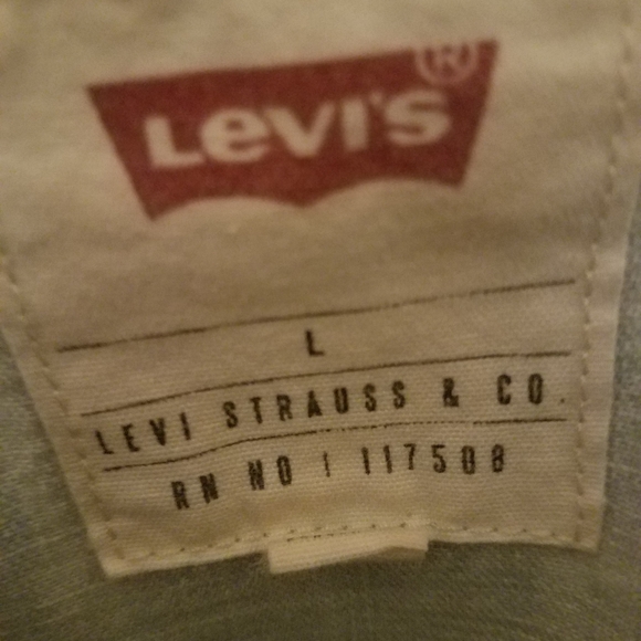 Levi's Men's Denim Shirt - Picture 3 of 5